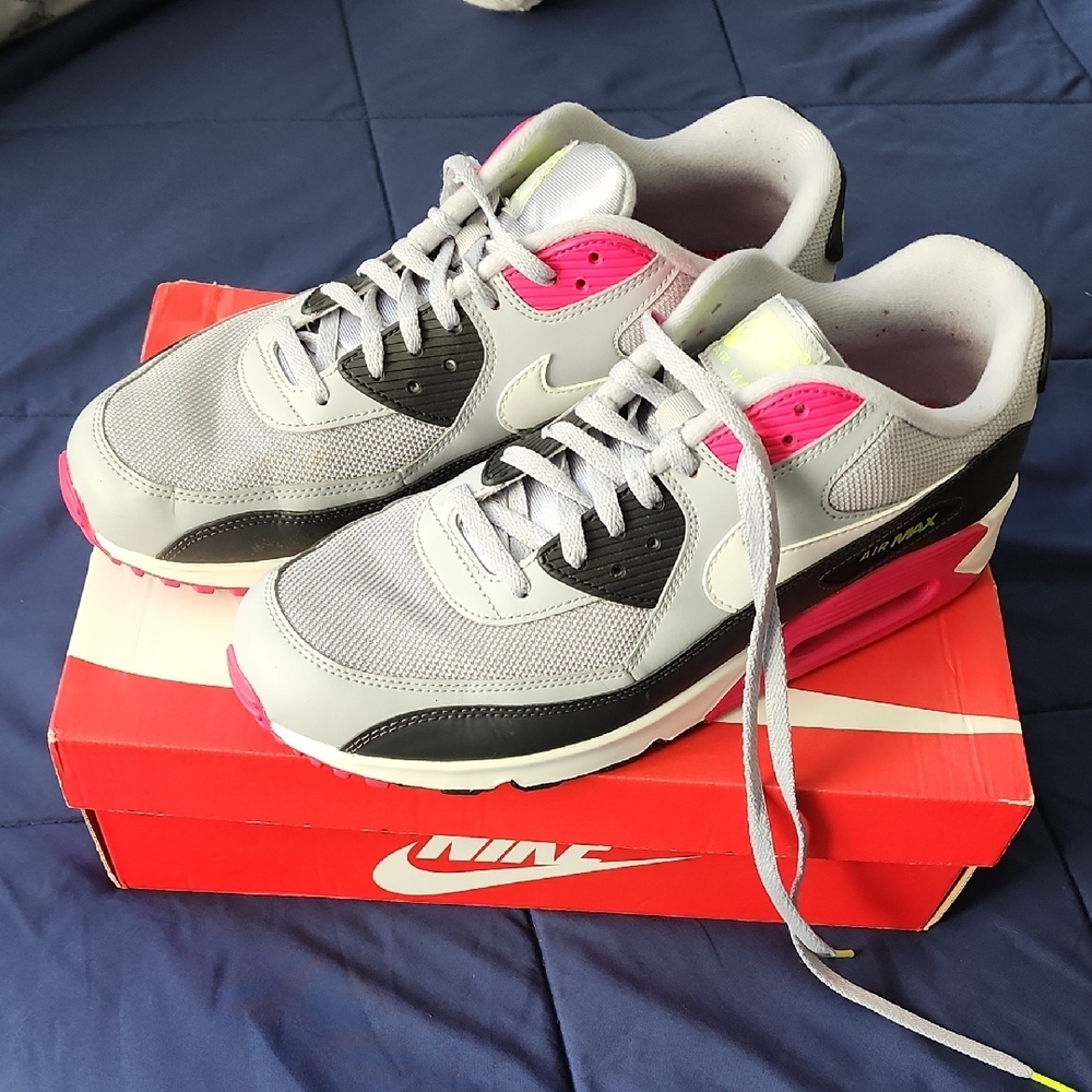 Nike Air Max 90 Essential